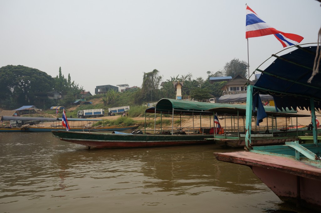 bye-bye-thailand-boating-across-mekong-to-laos-drewmanity.com